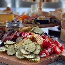 Load image into Gallery viewer, Dillicious - Straight Up Garlic Dill Pickle Chips (675g)