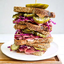 Load image into Gallery viewer, Dillicious - Straight Up Garlic Dill Pickle Halves (675g)
