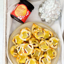 Load image into Gallery viewer, Crunch Preserves - Cranberry, Orange & Champagne Sauce (220g)